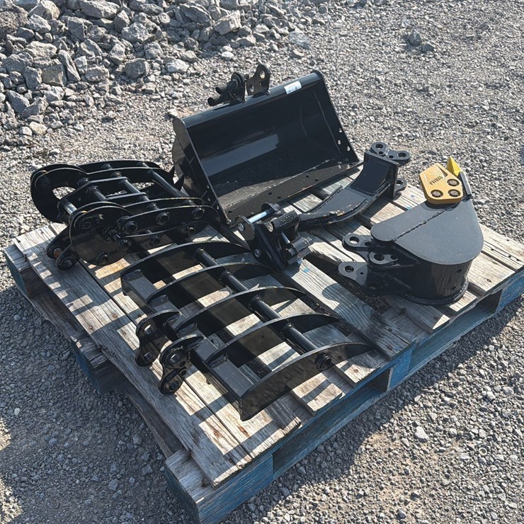 #33 • LOT OF MISC MINI EXCAVATOR ATTACHMENTS