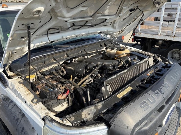 2011-ford-f550-image-8
