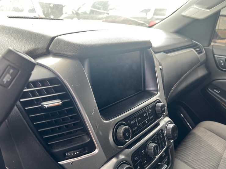 2020-chevrolet-tahoe-image-14