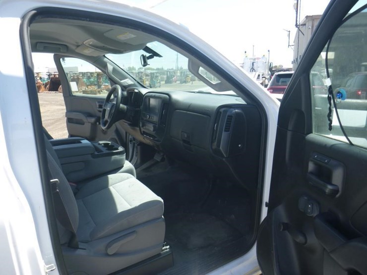 2017-chevrolet-2500hd-image-6