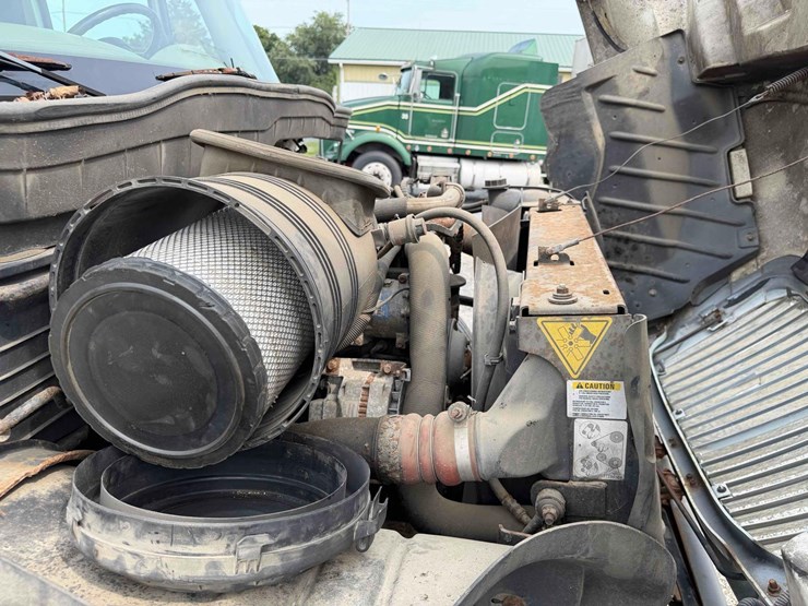 2009-international-durastar-4300-image-18