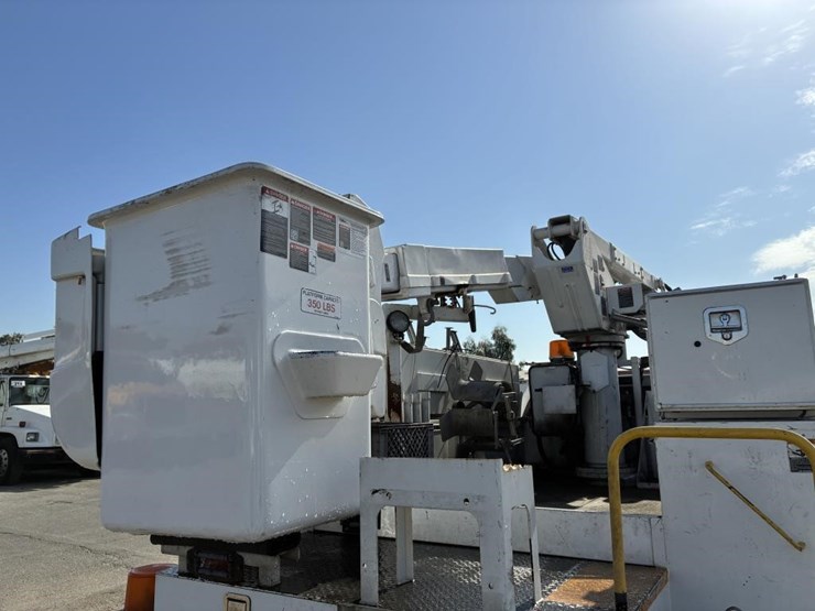 2015-ford-f550-image-15