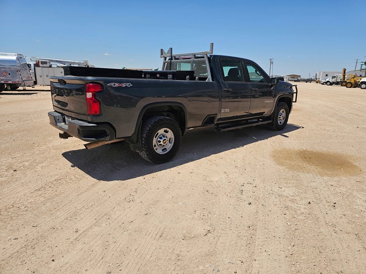2020-chevrolet-silverado-2500hd-image-5