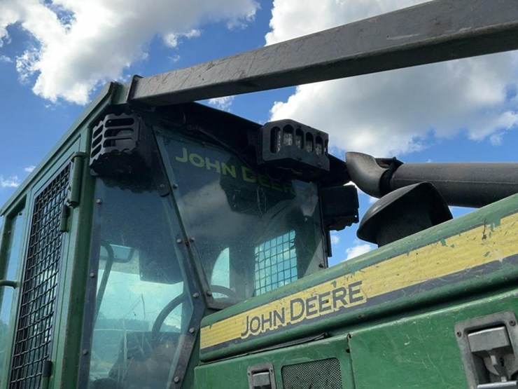 2012-deere-848h-image-30