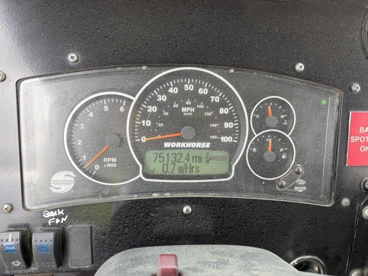 2008-workhorse-w62-image-25