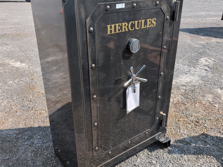 #56-•-large-vintage-hercules-safe-image-1