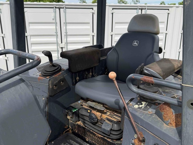 deere-700j-image-19