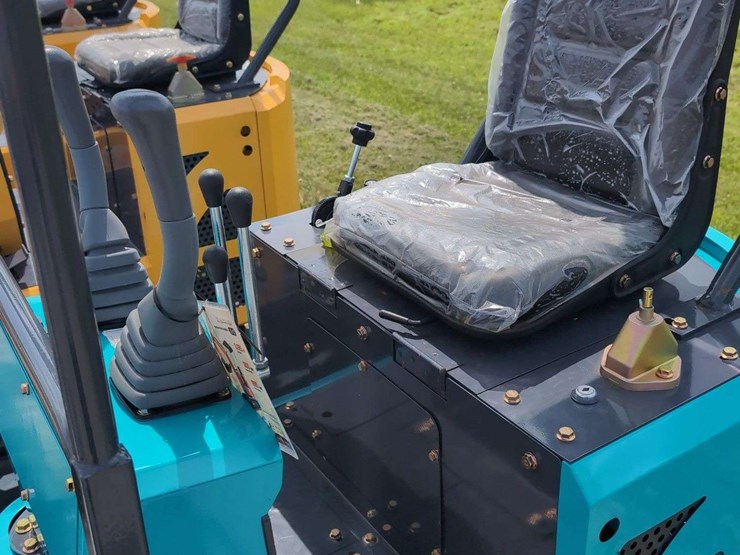 zjg-mini-excavator-zj-12-(blue)---battery-shut-off-switch-damaged-please-review-photos-image-5