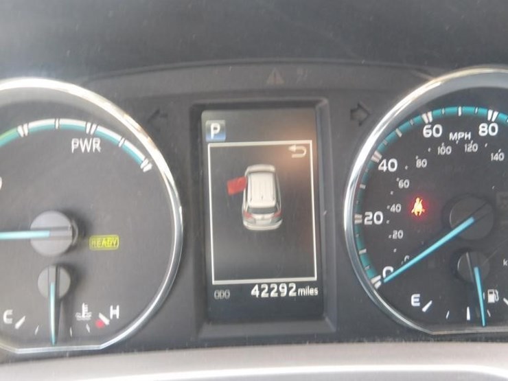 2016-toyota-rav4-image-17