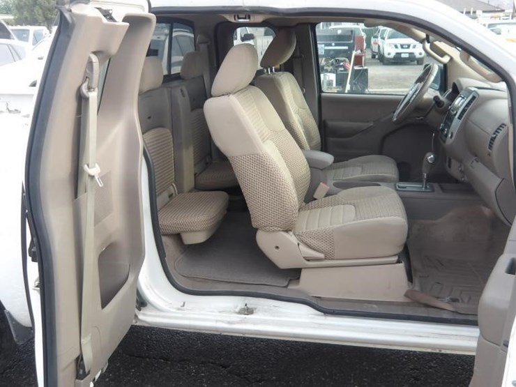 2016-nissan-frontier-image-14