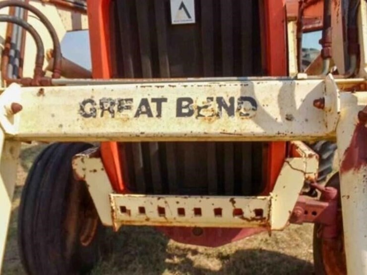 7030-allis-chalmers-2-wheel-drive-tractor-image-3