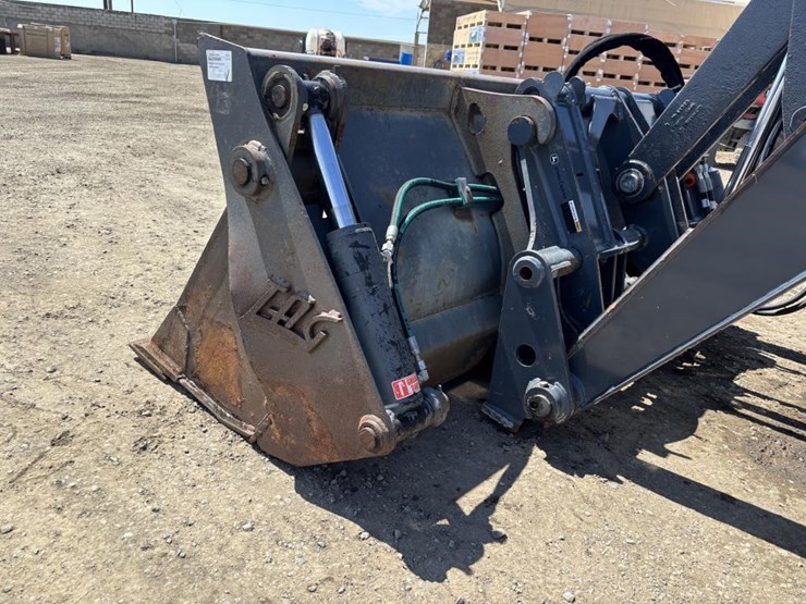 2020-deere-210l-image-9