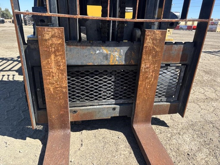2016-caterpillar-2c6000-image-11