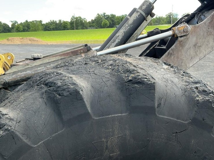 2012-deere-848h-image-85