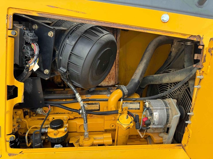 deere-700j-image-17