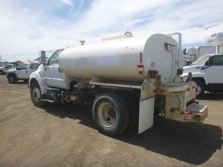 2011-ford-f750-image-4