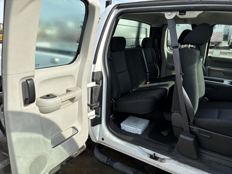 2012-gmc-sierra-2500hd-image-12