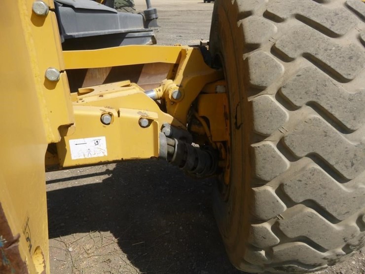 2012-deere-672gp-image-38