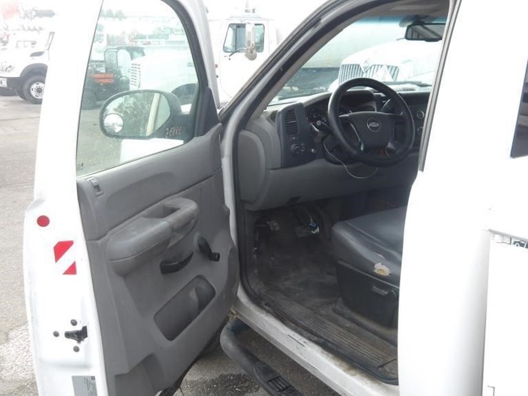 2008-chevrolet-silverado-2500-image-15
