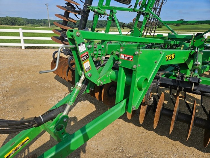 john-deere-726-image-12