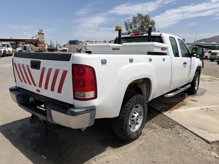 2012-gmc-sierra-2500-image-3