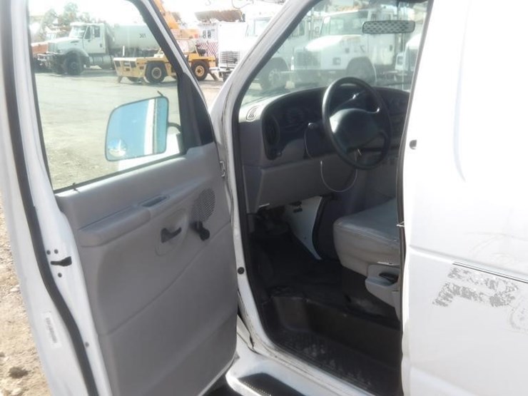 2000-ford-e350-image-14
