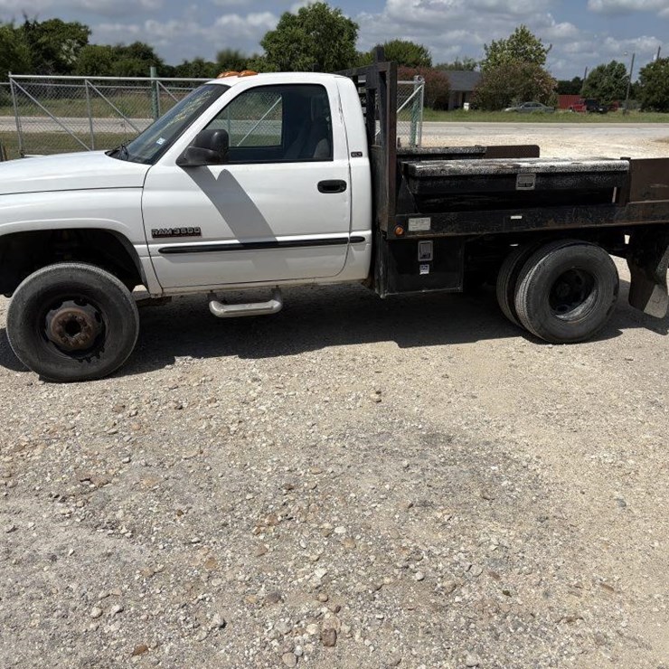 2001 DODGE 3500