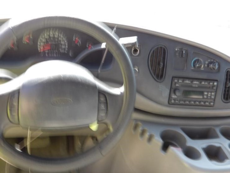 2002-ford-e350-image-14