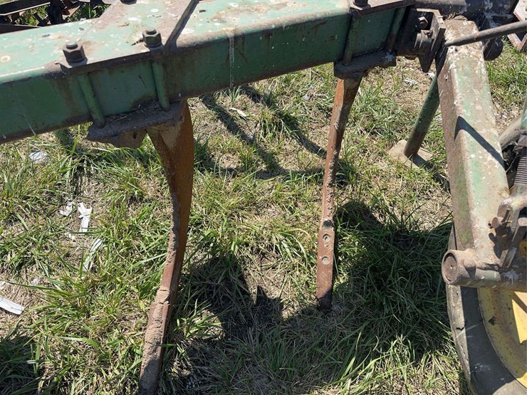 john-deere-7-image-7