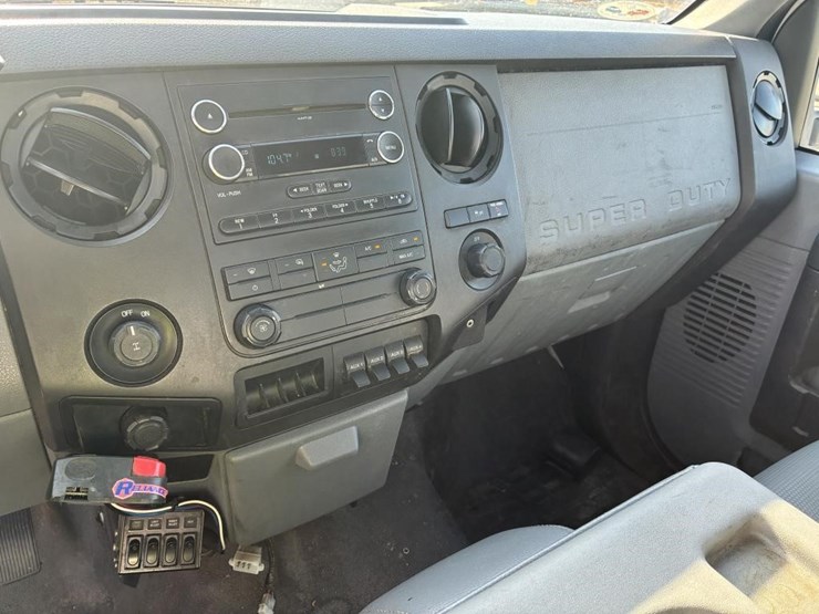 2016-ford-f350-image-16