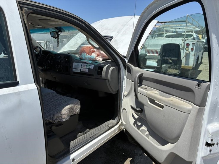 2012-gmc-sierra-2500-image-23