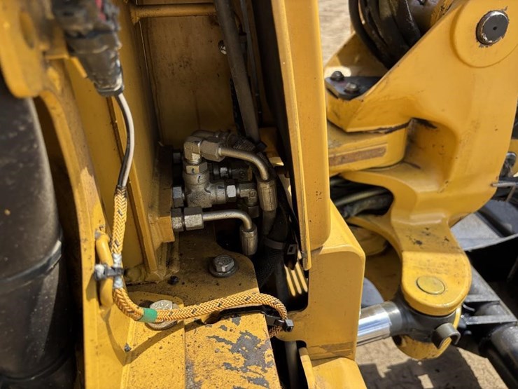 caterpillar-303.5-image-45