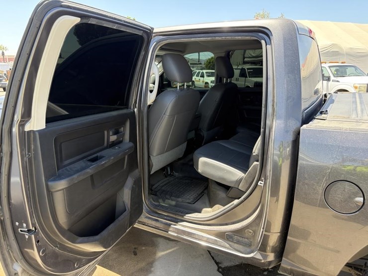 2016-dodge-ram-1500-image-11