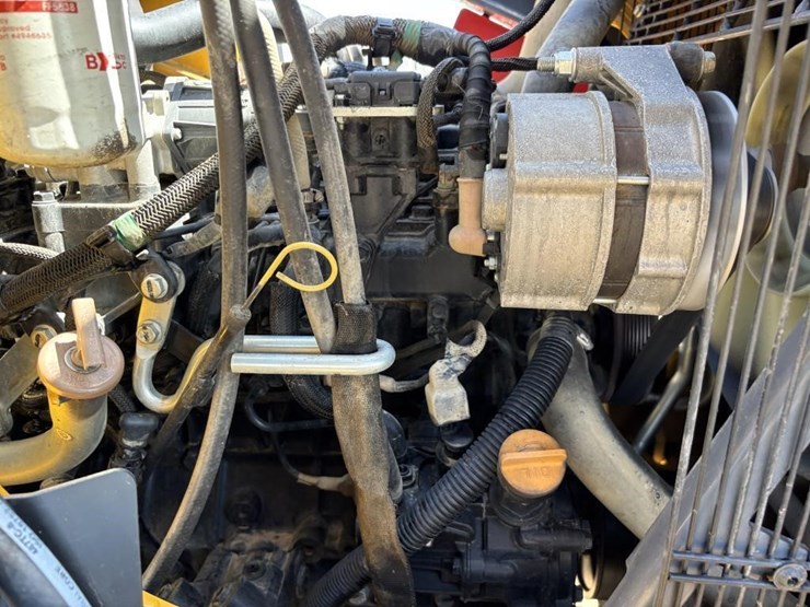 2020-deere-210l-image-67