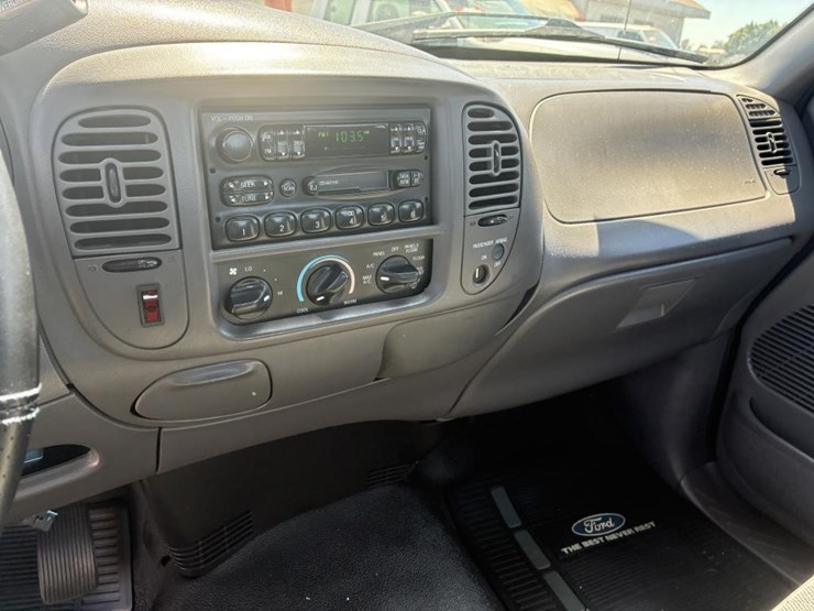2004-ford-f150-image-18