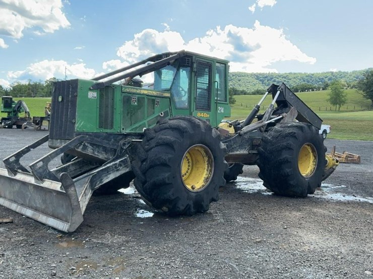 2012-deere-848h-image-1