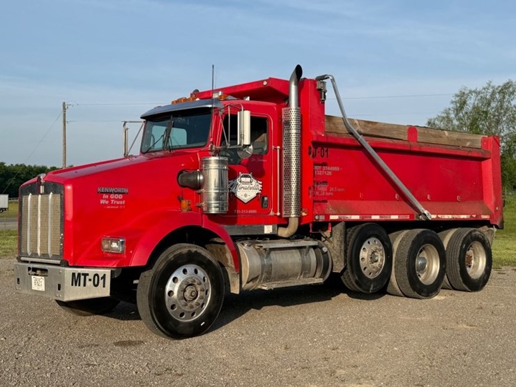 2013-kenworth-t800-image-1