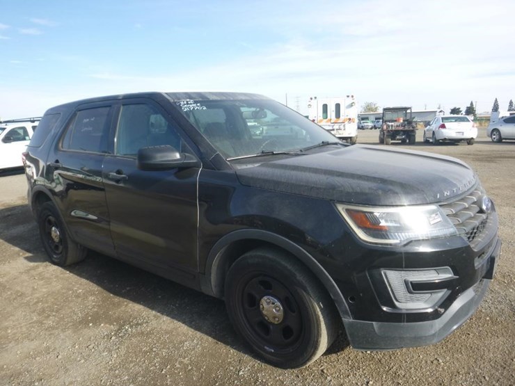 2017-ford-explorer-image-2