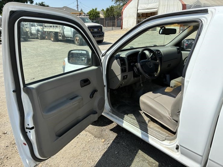 2005-chevrolet-colorado-image-13