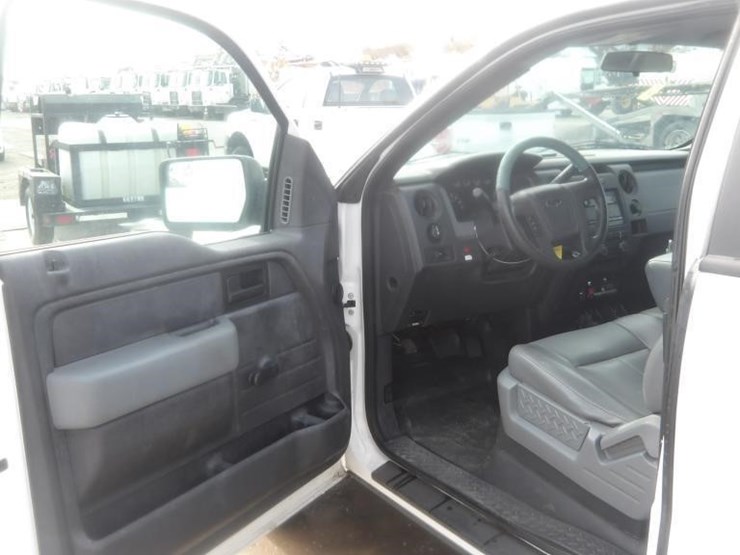 2014-ford-f150-xl-image-13