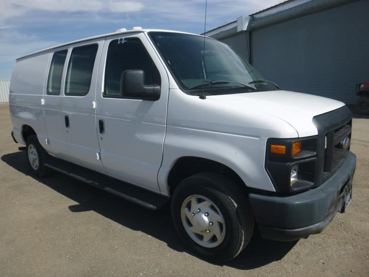 2012-ford-cargo-image-2