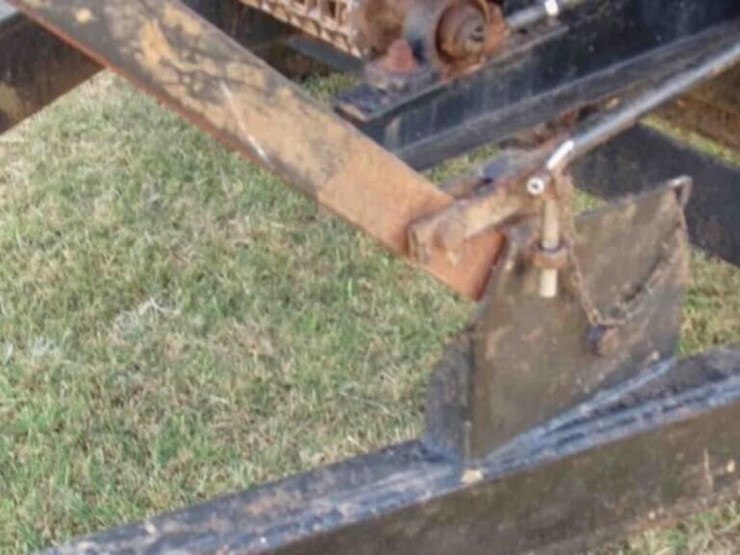 adams-ground-driven-fertilzer-spreader-image-10