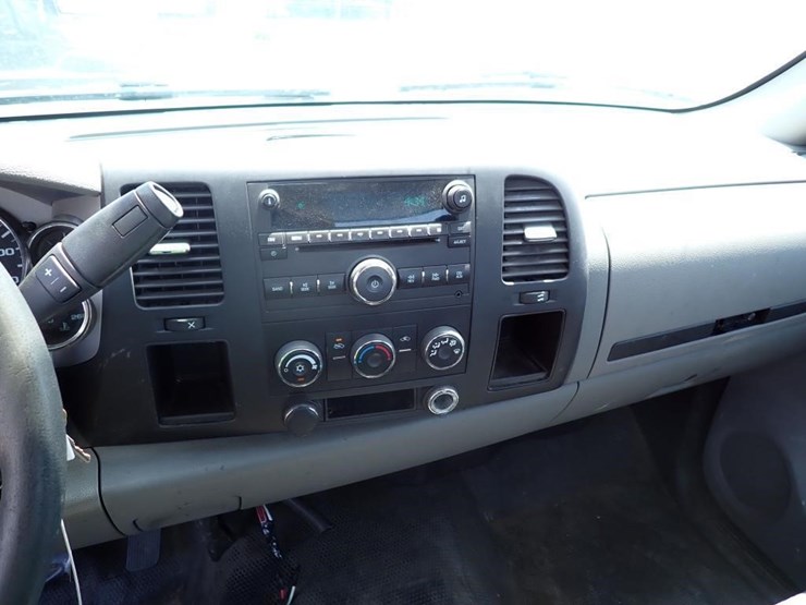 2009-chevrolet-silverado-2500-image-18
