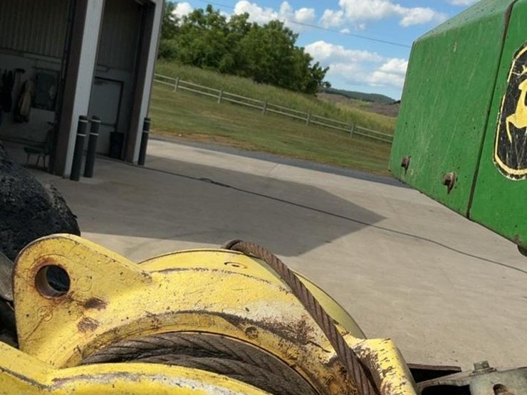 2012-deere-848h-image-47