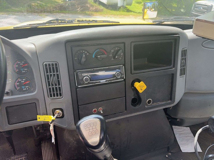2006-international-durastar-4400-image-32