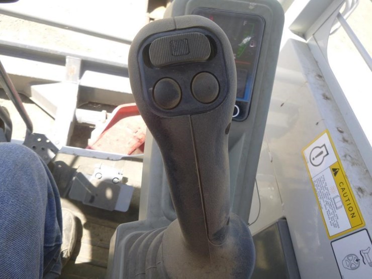 2024-takeuchi-tb257fr-image-10