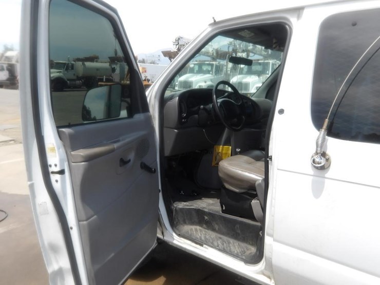 1998-ford-econoline-350-image-16