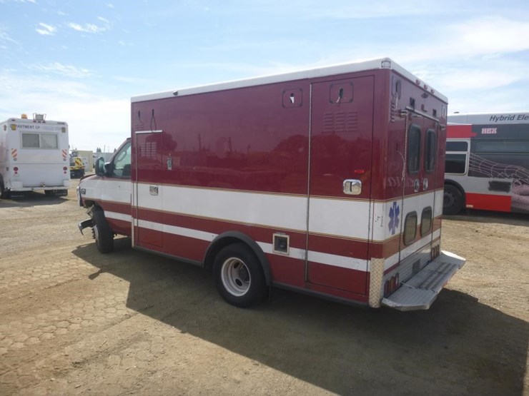 2019-ford-e350-image-4