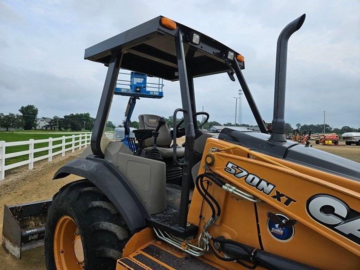 #27-•-case-570d-tractor/loader/scraper-image-39