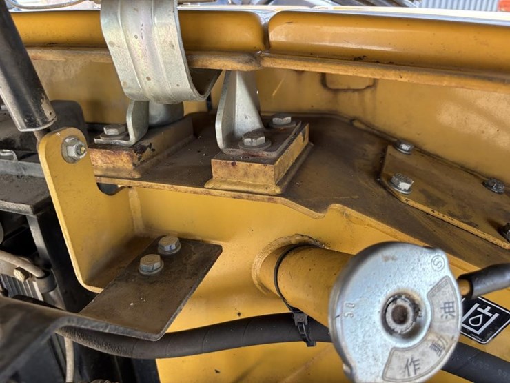 caterpillar-303.5-image-48
